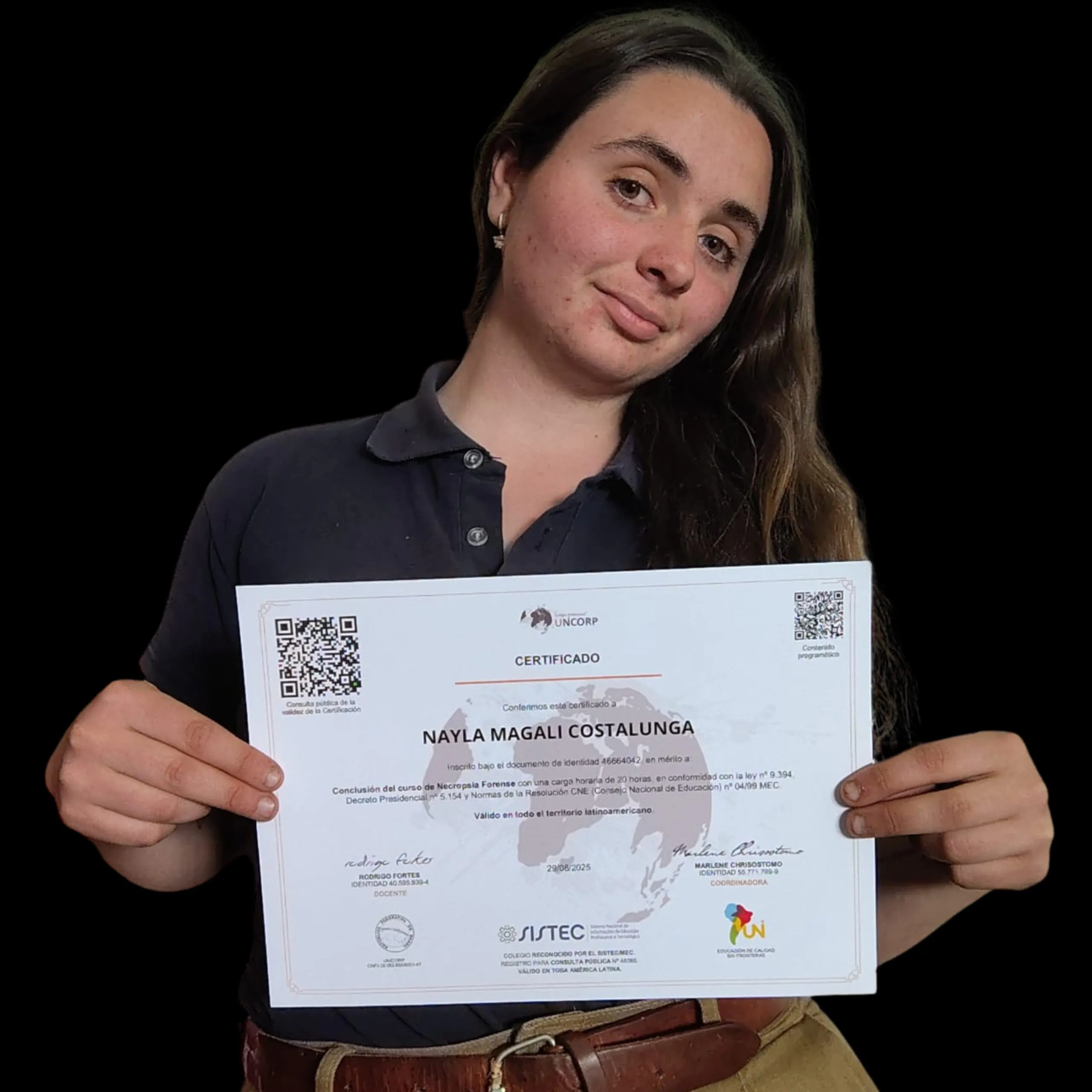 Aluna com certificado UNICORP
